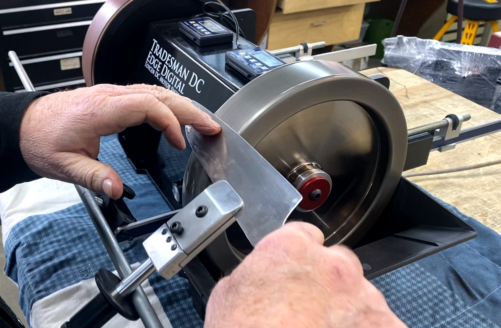 Tradesman Knife Sharpening Angle Measuring Idea - Cuttermasters