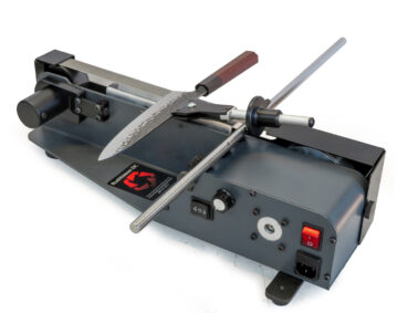 Toycen-Bladesman-Knife-Sharpening-System----With-Damascus-Knife---Operators-Quarter-View
